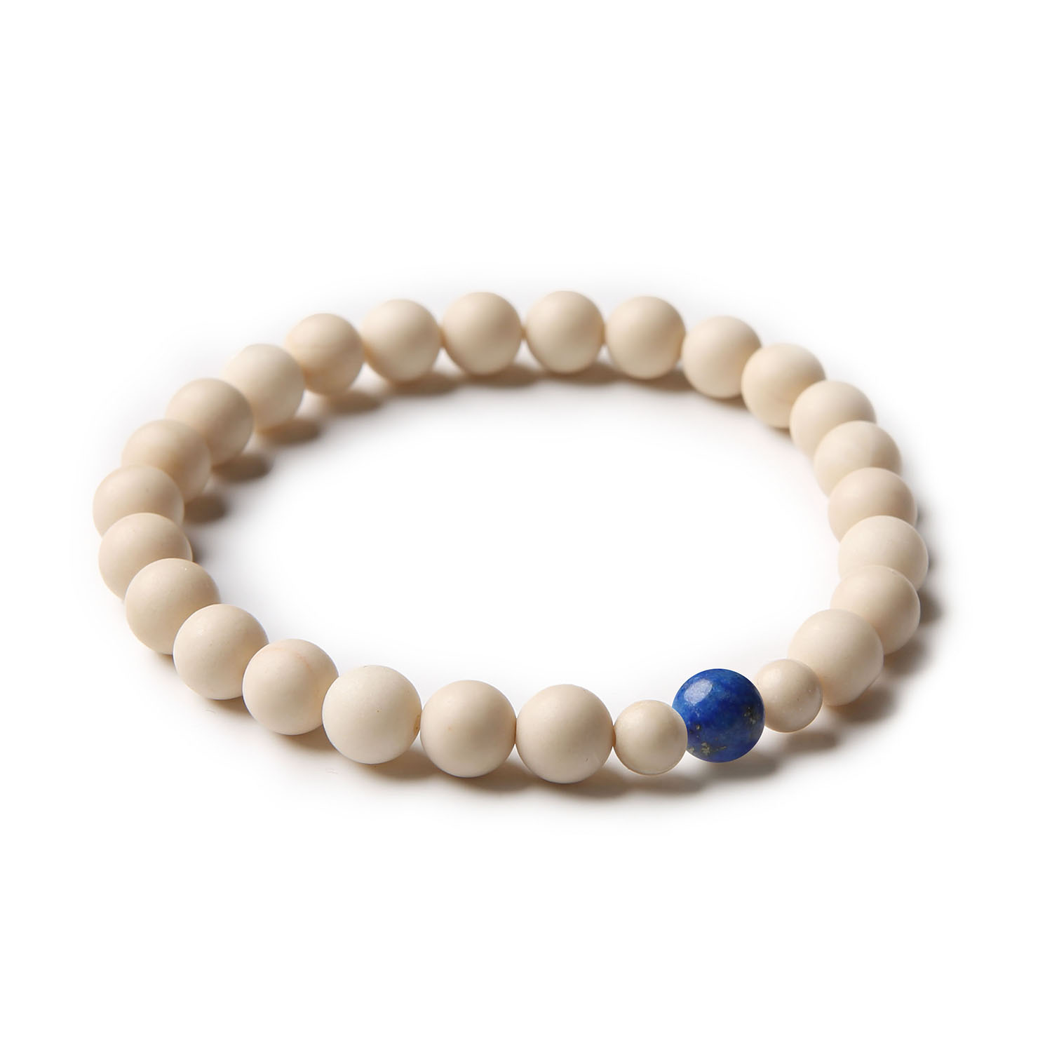 Bransoletka z kolekcji Binthe, kamień naturalny, lapis lazuli, damski: Bransoletka z kolekcji Binthe, wykonana z naturalnych kamieni, wyróżnia się głębokim, niebieskimi tonami lapis lazuli, projektowana dla kobiet.