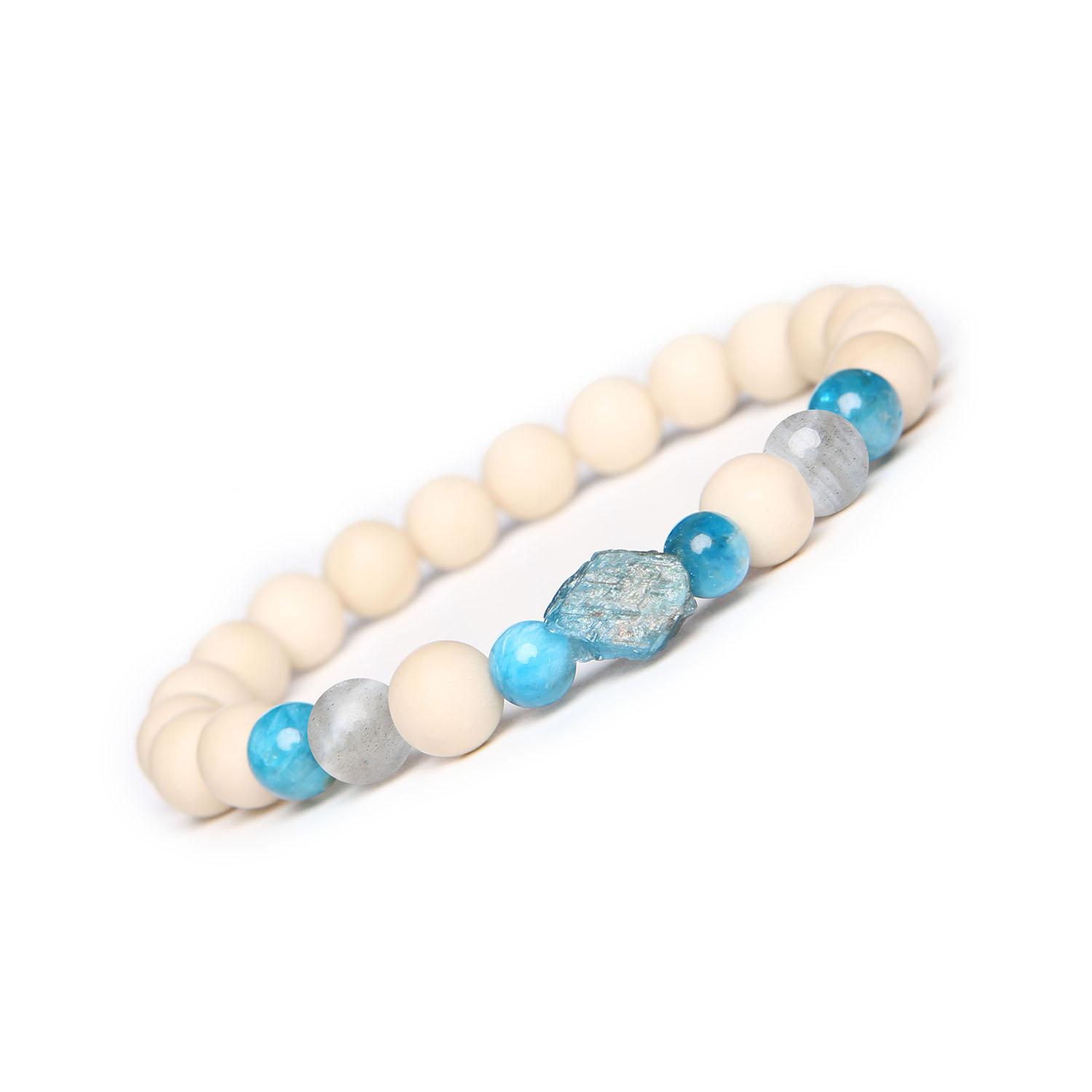 Bransoletka z kolekcji Fair Labradoryt, Apatyt, Kamień Rzeczny - unikalny dodatek zarówno dla kobiet, jak i mężczyzn Stylowa bransoletka z kolekcji Fair, wykonana z labradorytu, apatytu i kamienia rzecznego, idealna dla obu płci.