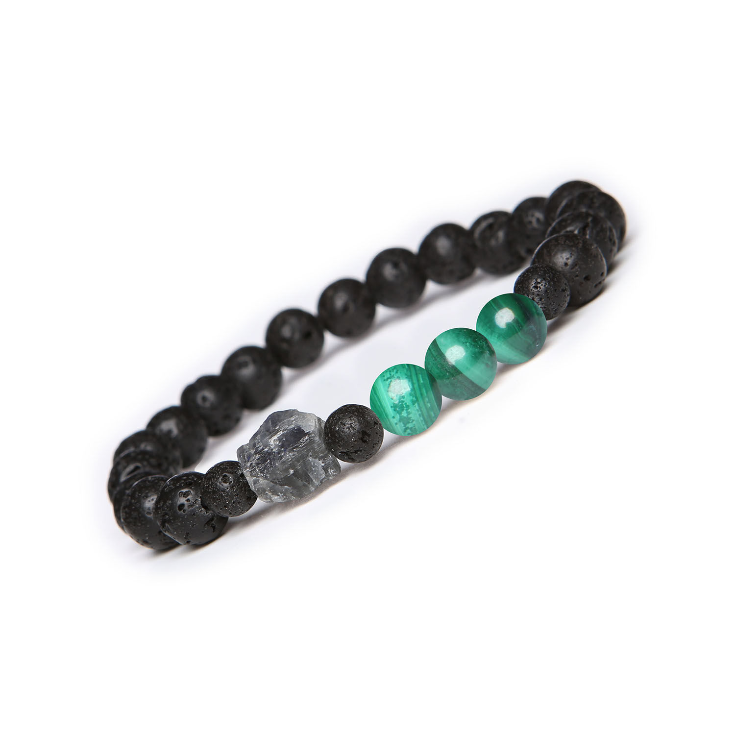 Odkryj bransoletkę z kolekcji Derdr, łączącą larvikit, labradoryt i lawę wulkaniczną. Idealna dla kobiet i mężczyzn Bransoletka z kolekcji Derdr wykonana z naturalnych kamieni: malachitu, labradorytu i lawy wulkanicznej, idealna dla kobiet i mężczyzn.