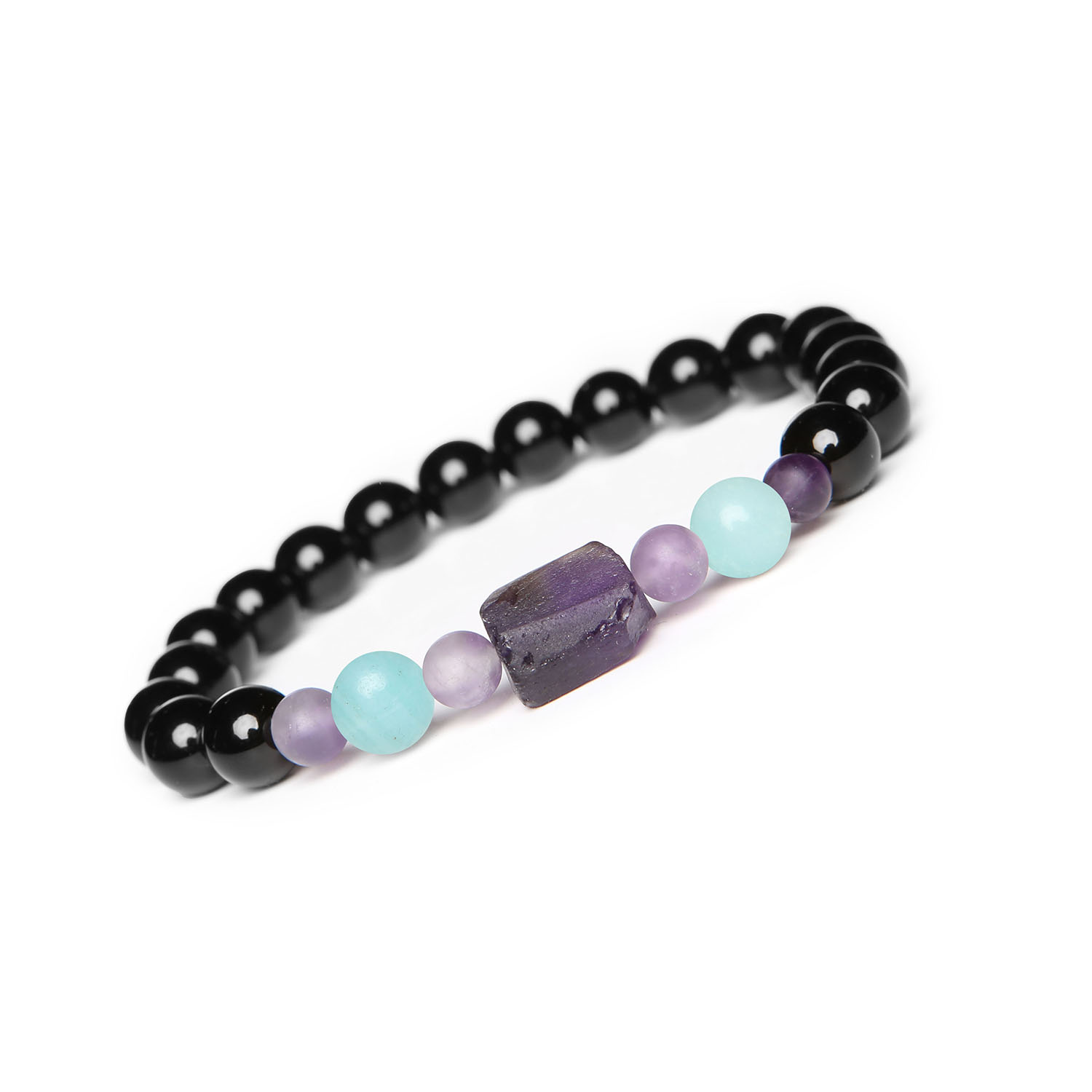 Bransoletka Kema ze sznurkiem, ozdobiona amazonitem, ametystem i onyksowym detalem, unisex Stylowa bransoletka z kolekcji Kema, wykonana z jasnego amazonitu, ametystu i onyksu, idealna dla kobiet i mężczyzn.