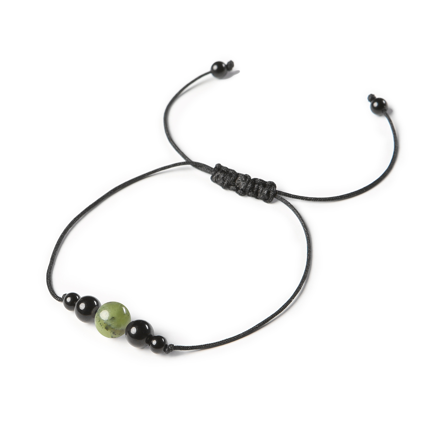 Bransoletka na sznurku z kolekcji Garie, jadeit zielony i turmalin, dostępna w wersji damskiej i męskiej Bransoletka Garie z kamieniami jadeitu w kolorze zielonym oraz turmalinu, dostępna w wersji damskiej i męskiej. Naturalne materiały w eleganckim designie.