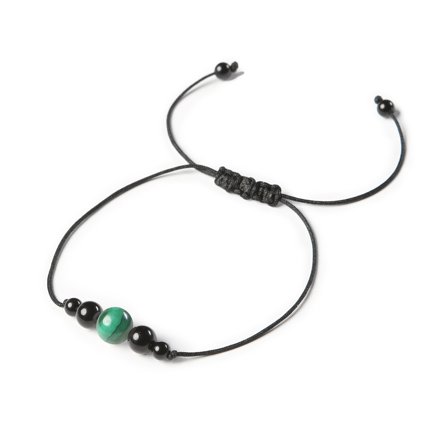 Bransoletka na sznurku z kolekcji Garie w malachicie i turmalinie, dla kobiet i mężczyzn Bransoletka z kolekcji Garie zdobiona malachitem i turmalinem, uniwersalna i modna dla każdej płci.