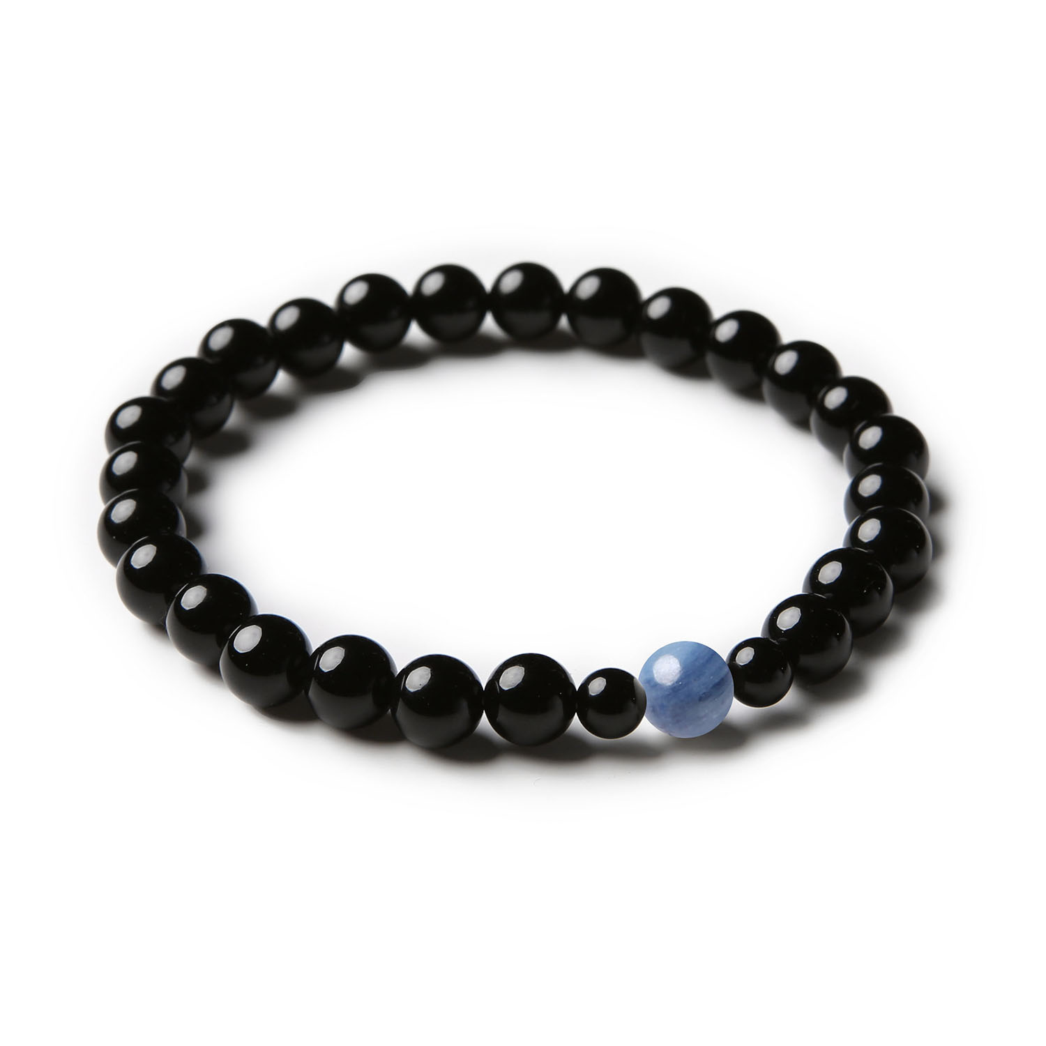 Stylowa bransoletka z kolekcji Binthe, bogata w kamienie naturalne kyanit i onyks, odpowiednia dla kobiet i mężczyzn.