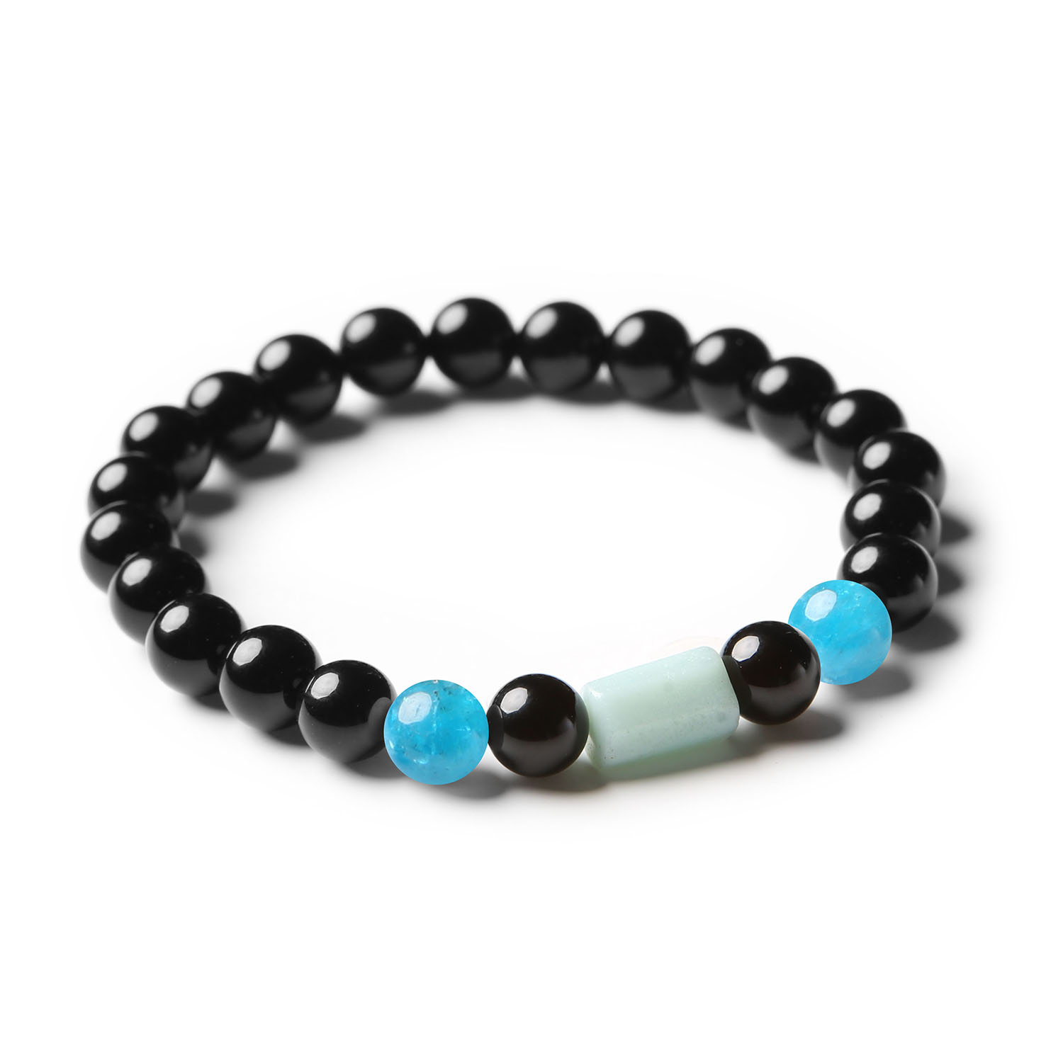 Bransoletka z Laeri - elegancja dla każdego dnia Odkryj sekret piękna w każdym aspekcie życia dzięki bransoletce z kolekcji Laeri. Ta elegancka ozdoba, wykonana z naturalnych kamieni - apatytu, amazonitu i onyksu - doskonale sprawdzi się jako dodatek do codziennego stylu każdej kobiety i mężczyzny. Uwielbiana jest za swój wygląd i jakość.