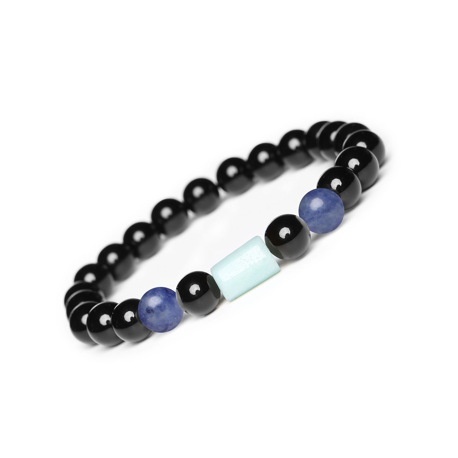 Bransoletka na gumce Laeri z kamieniami Sodalitem Amazonitem i Onyksem Stylowa bransoletka Laeri wykonana z kamieni sodalitu, amazonitu i onyksu, doskonały dodatek zarówno dla kobiet, jak i mężczyzn.