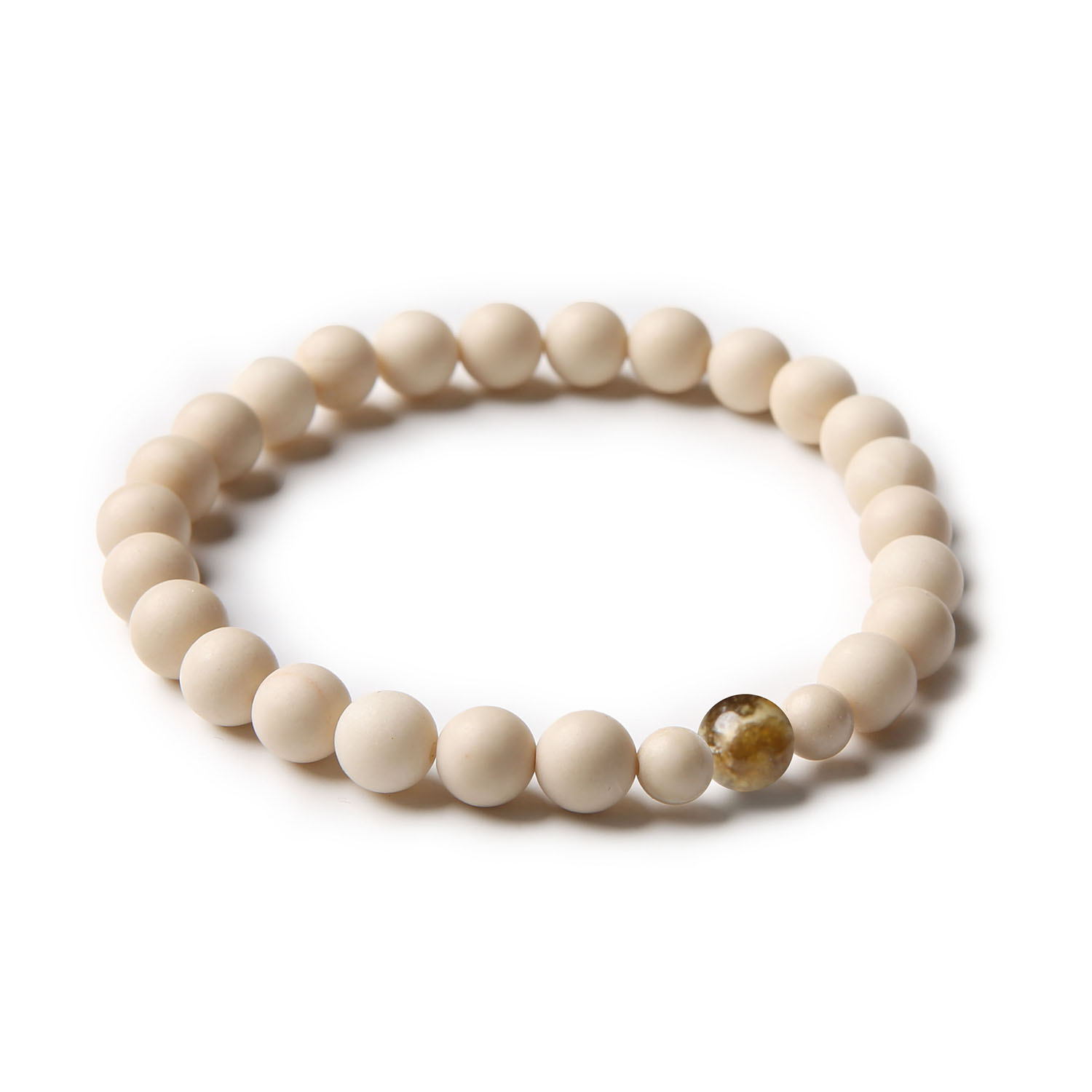 Elegancka bransoletka z kolekcji Binthe, zawierająca zielony granat i kamień rzeczny, uniwersalny dodatek dla kobiet i mężczyzn.