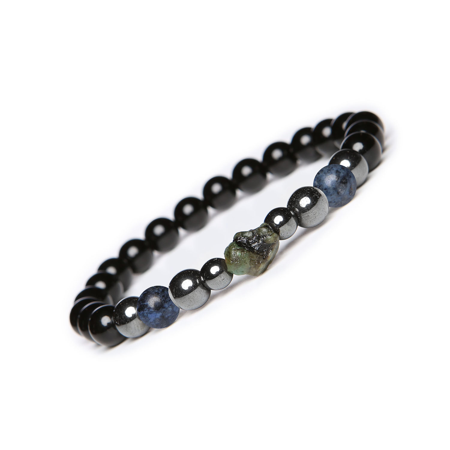 Elai - bransoletka na gumce z dumortierytem, szmaragdem, onyksami oraz hematytem grafitowym, dla kobiet i mężczyzn Stylowa bransoletka z kolekcji Elai, ozdobiona dumortierytem, szmaragdem, onyksem i hematytem grafitowym, idealna dla każdego.