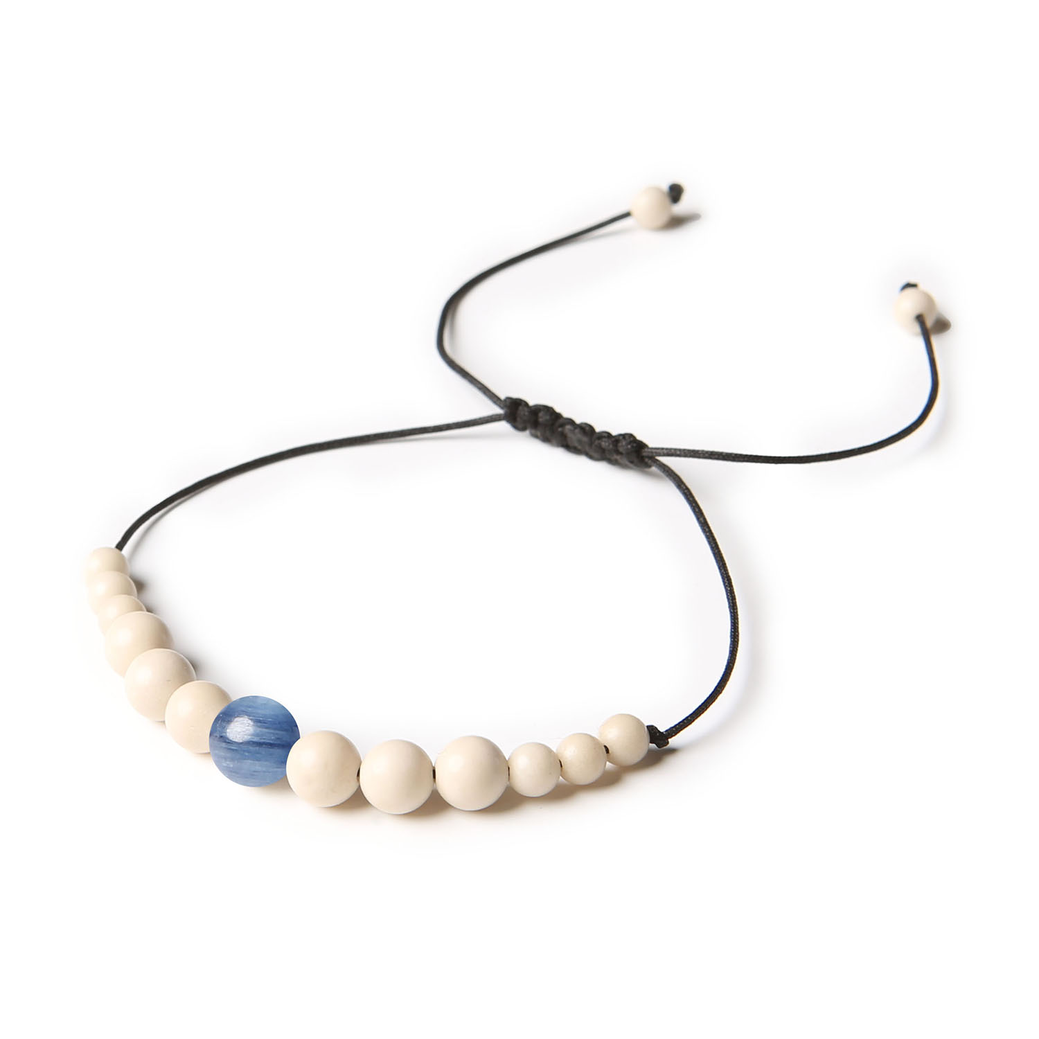 Elegancka bransoletka na sznurku z kolekcji Jaue, Kyanit i Kamień Rzeczny dla każdego Elegancka bransoletka Jaue z naturalnymi kamieniami: kyanitem i kamieniem rzecznym, przeznaczona dla kobiet i mężczyzn.