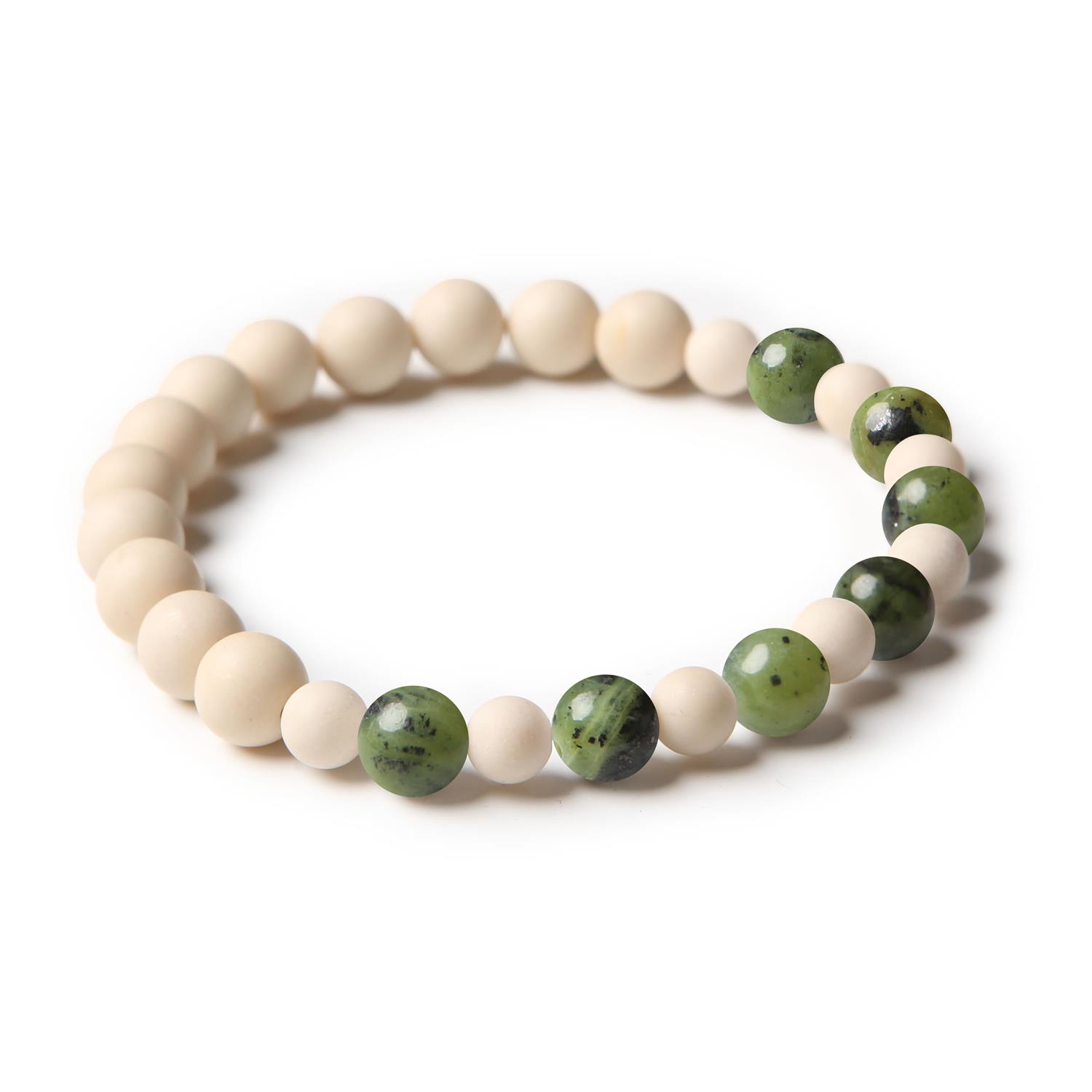 Bransoletka z kolekcji Mijaha wykonana z naturalnych kamieni - zielony jadeit oraz kamień rzeczny, dedykowana dla kobiet i mężczyzn.
